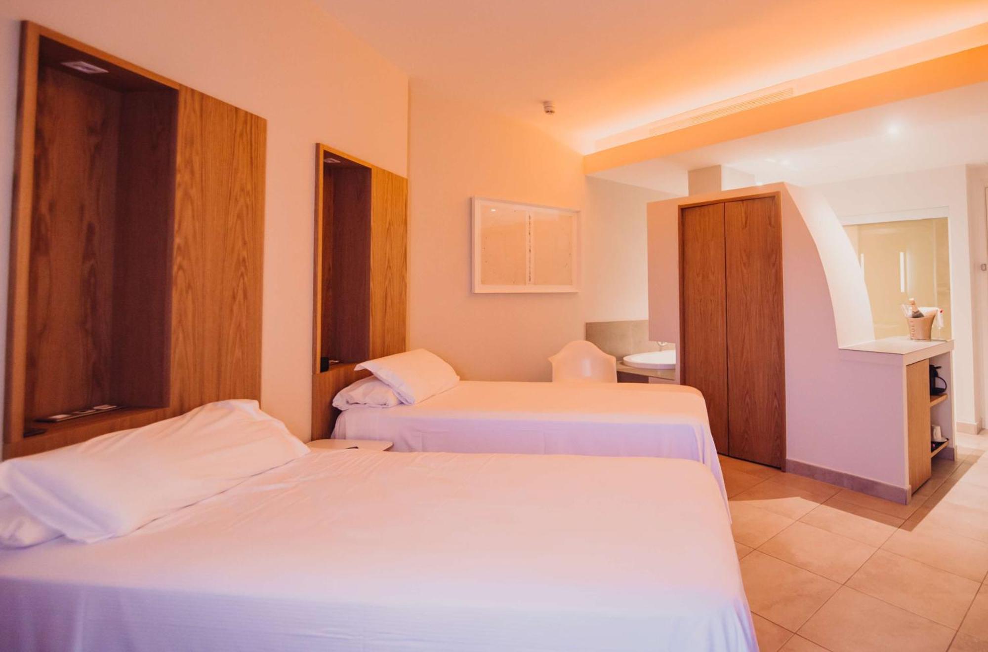 Higueron Curio Collection By Hilton (adults Only) Ośrodek wypoczynkowy